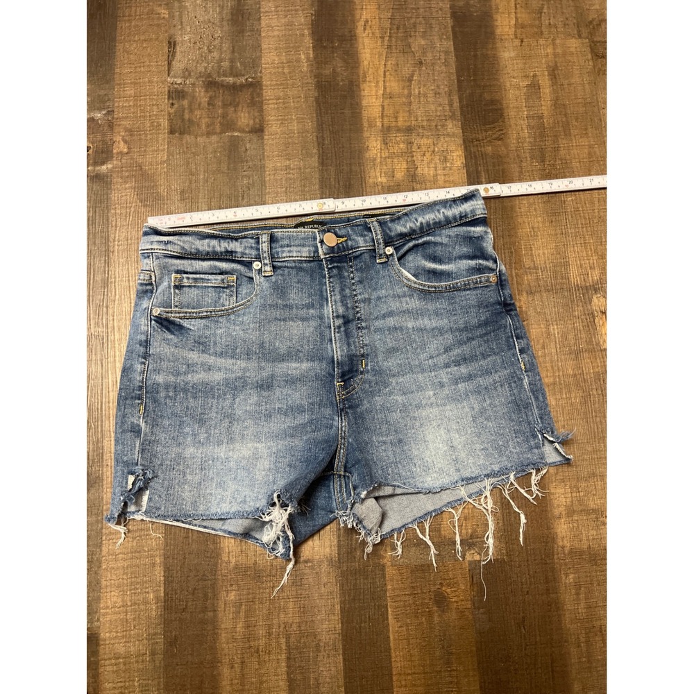 BANANA REPUBLIC Premium Denim High Rise 3in Short Womens Size 30 Blue Distressed